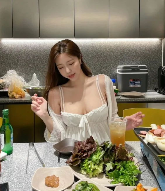고기구워주는 누나